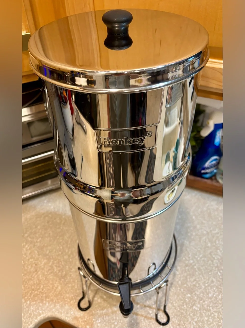 Berkey Stainless steel gravity-fed water filtration system with Stand